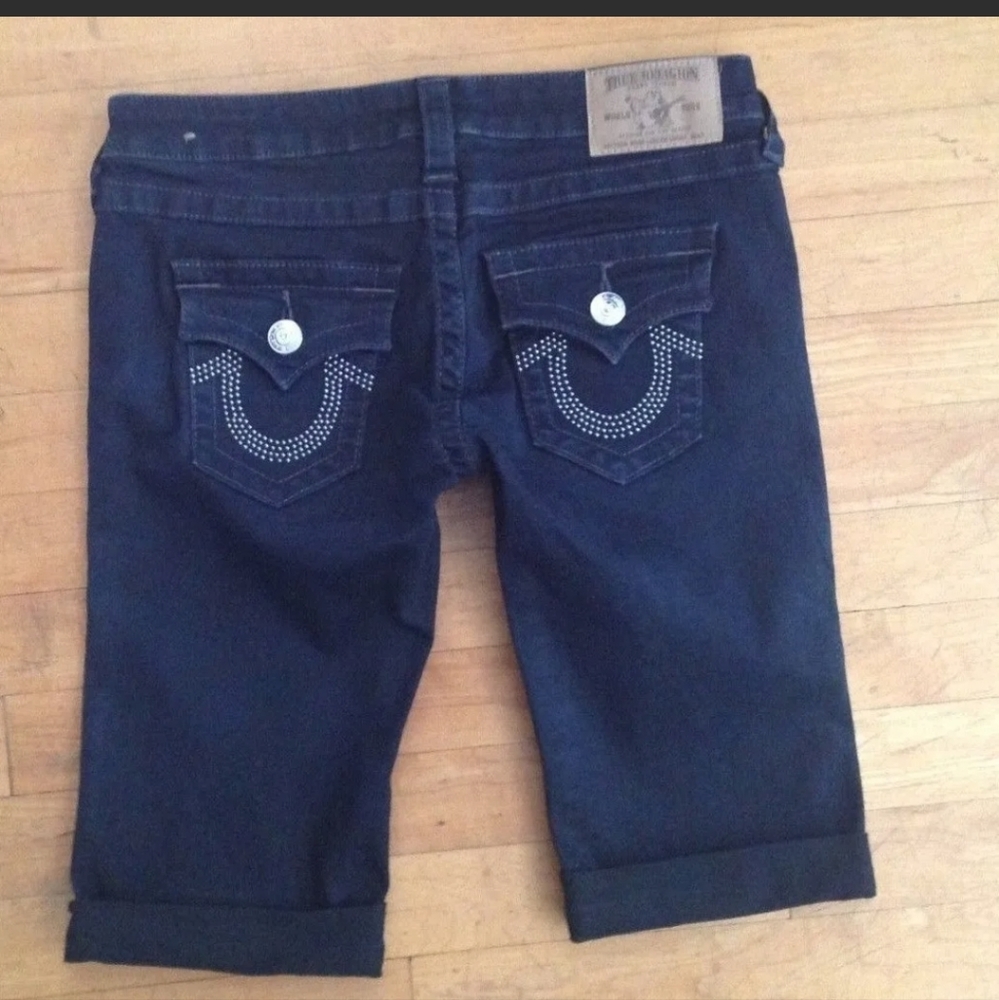 True Religion Women's Size 26 Knee Length Black Shorts Flap Pocket Denim Shorts